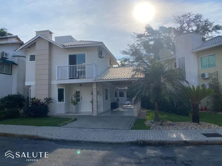 Casa à venda com 4 suítes na Barra