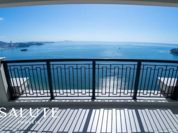 Apartamento à venda 5 Suítes na Barra Sul