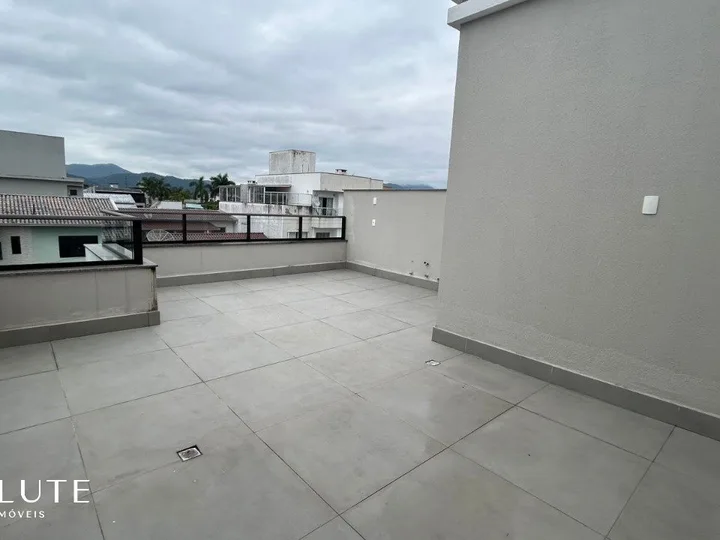 Casa à venda com 3 suítes no Centro