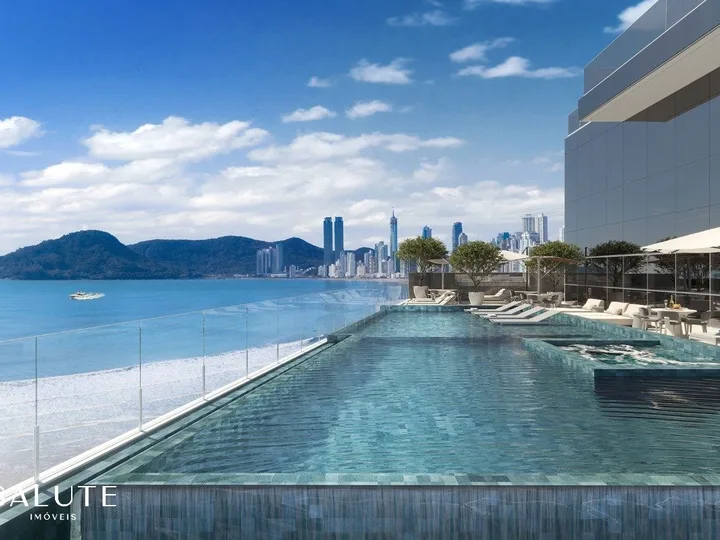 Apartamento à venda com 4 suítes no Centro