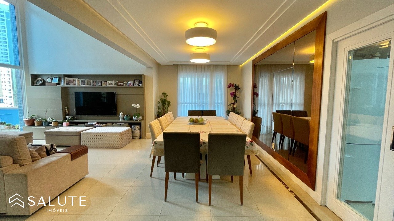 Apartamento à venda com 3 suítes no Centro