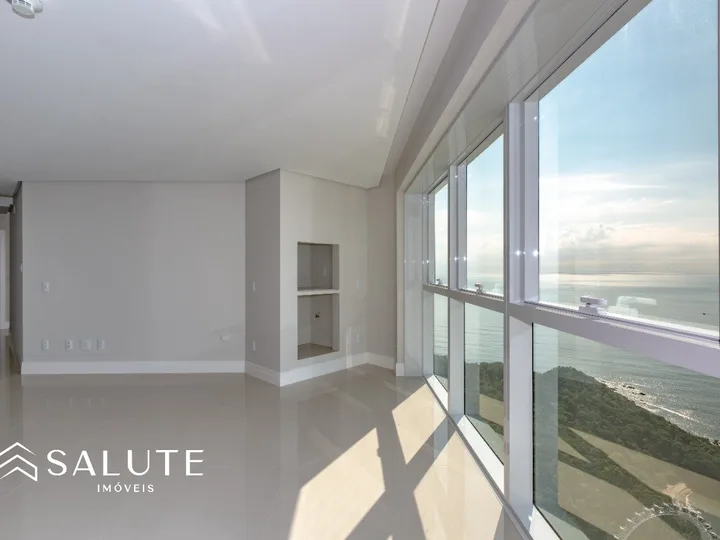 Apartamento FRENTE MAR 3 suítes