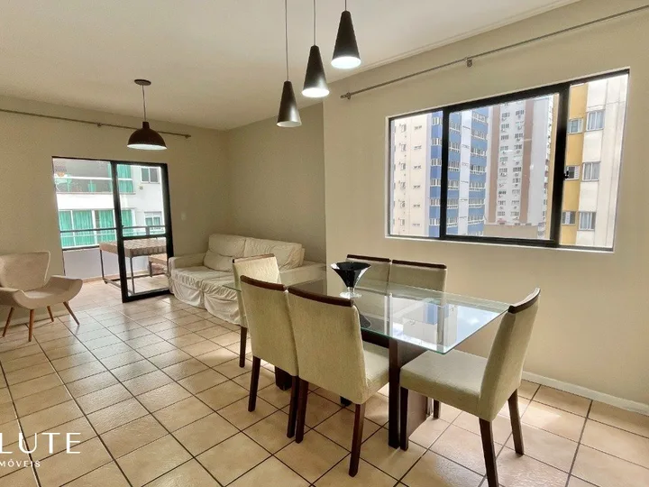 Apartamento locação anual 2 dormitórios no Centro