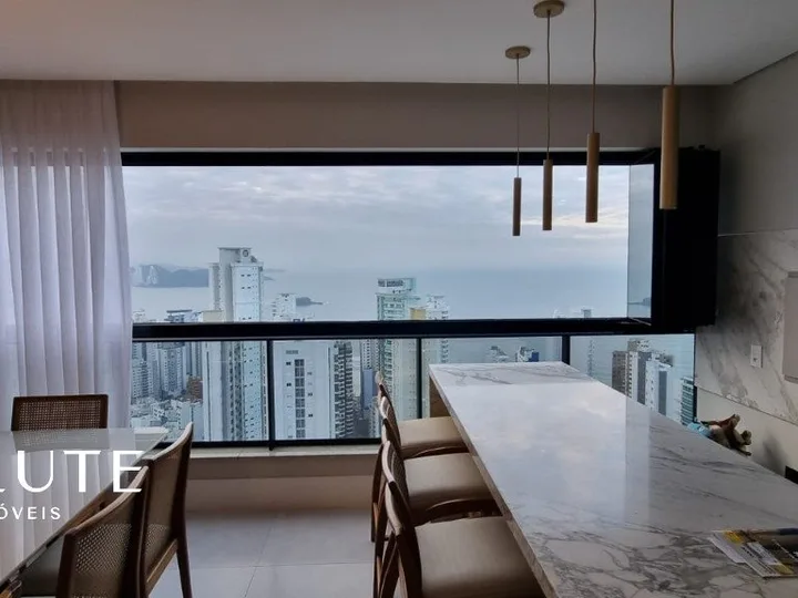 Apartamento á venda 4 Dormitórios na Barra Sul