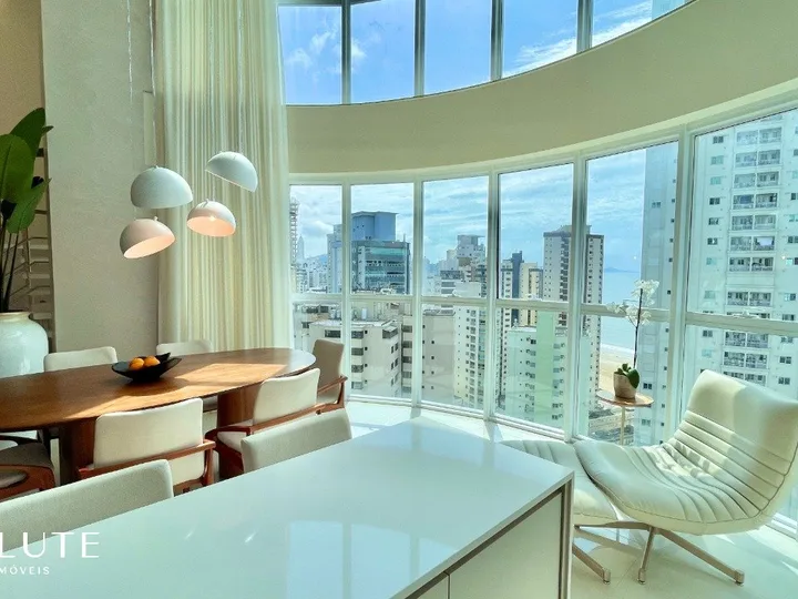 Apartamento à venda 4 suítes na Barra Sul
