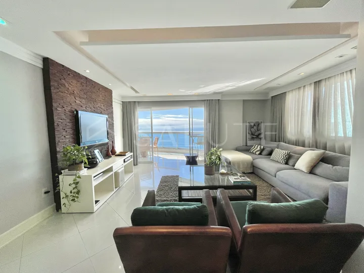 Apartamento locação anual 3 suítes na Barra Sul