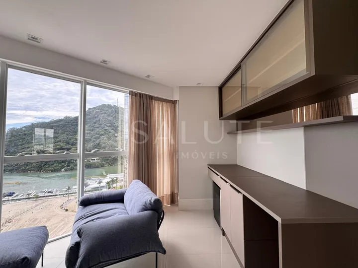 Apartamento locação anual 4 Suítes na Barra Sul
