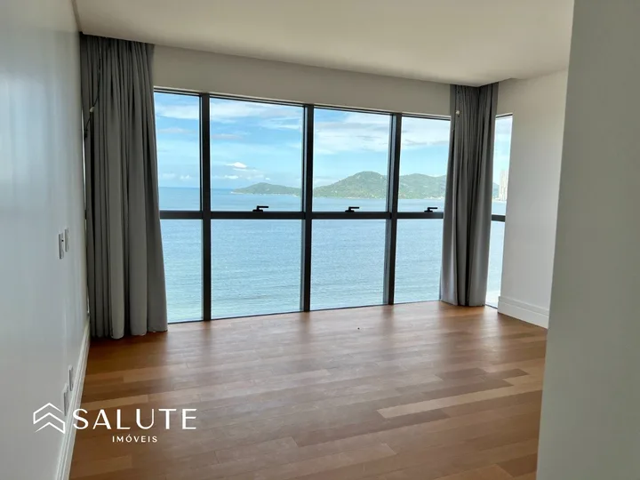 Apartamento a venda com 4 suítes na Barra Norte