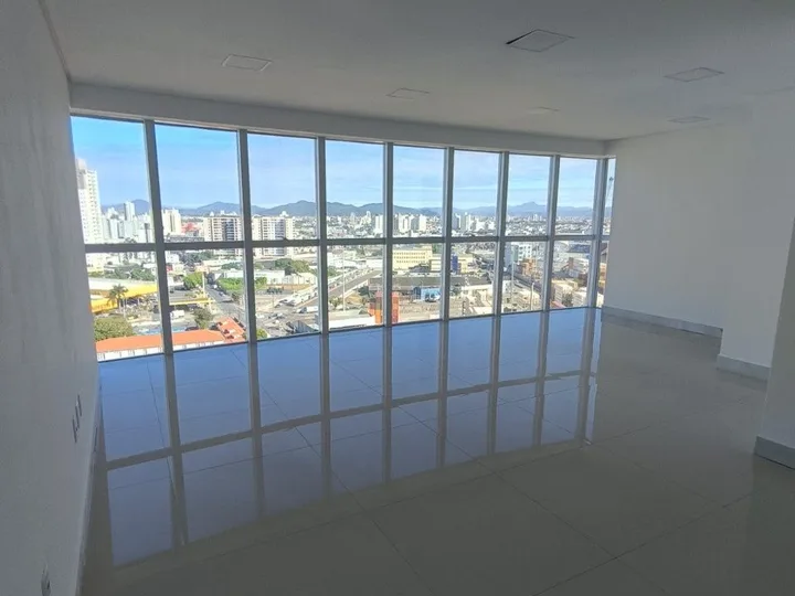 Sala comercial aluguel anual no Centro
