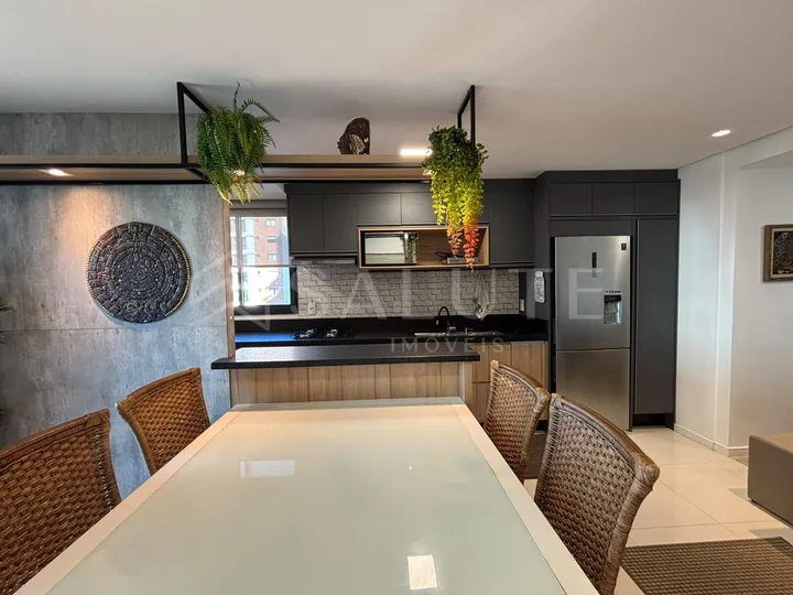 Apartamento à venda 2 dormitórios Praia Brava.