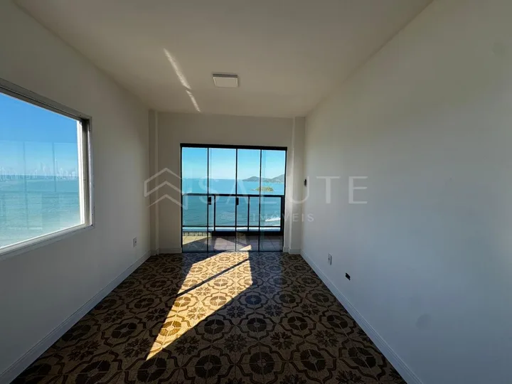 Apartamento à Venda 3 suítes no Centro