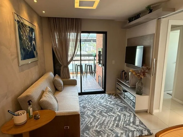Apartamento á venda com 2 dormitório no Centro.