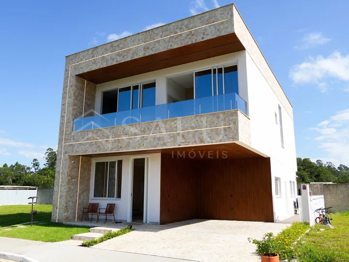 Casa à venda 3 suítes em Itapema