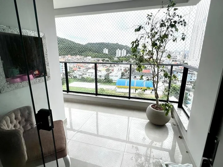 Apartamento à venda com 2 suítes em Itajaí