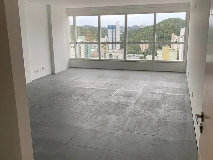 Sala comercial no Centro de Balneário Camboriú