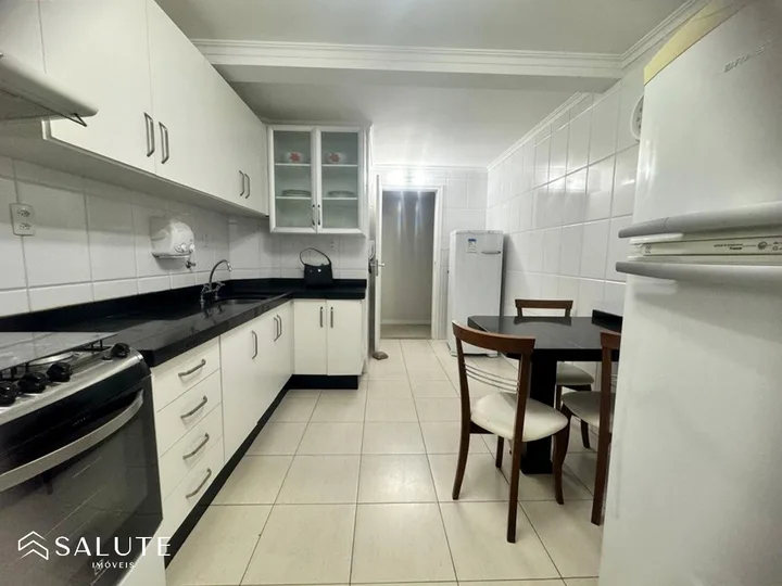 Apartamento à venda com 4 dormitórios no Centro
