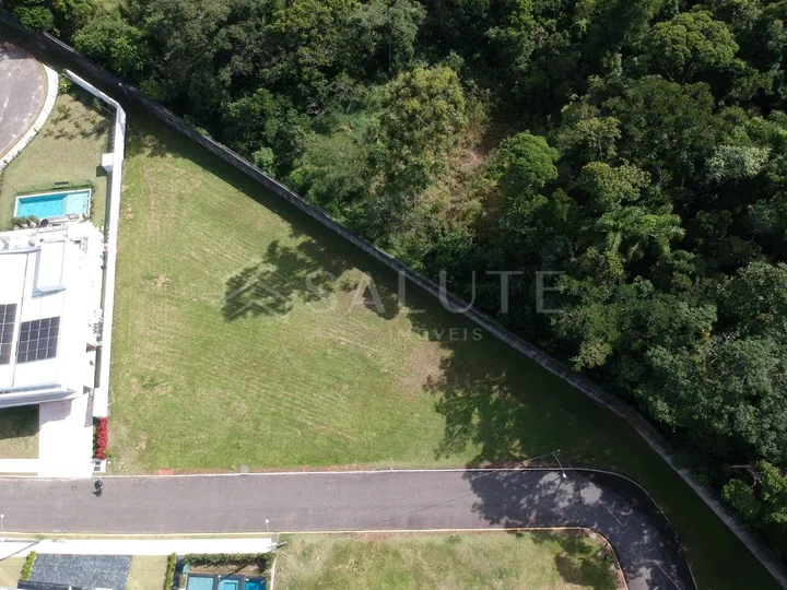 Terreno á Venda com 1.271 m² de área total