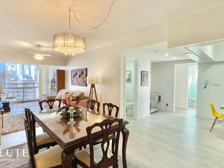 Apartamento à venda com 3 dormitórios no Centro