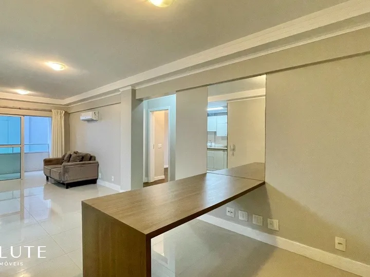 Apartamento aluguel anual 3 suítes Praia Brava