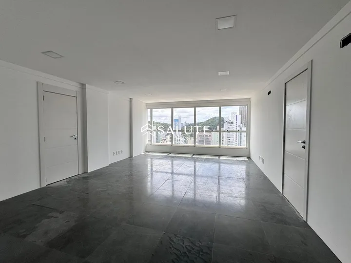Sala Comercial à venda anual no Pioneiros