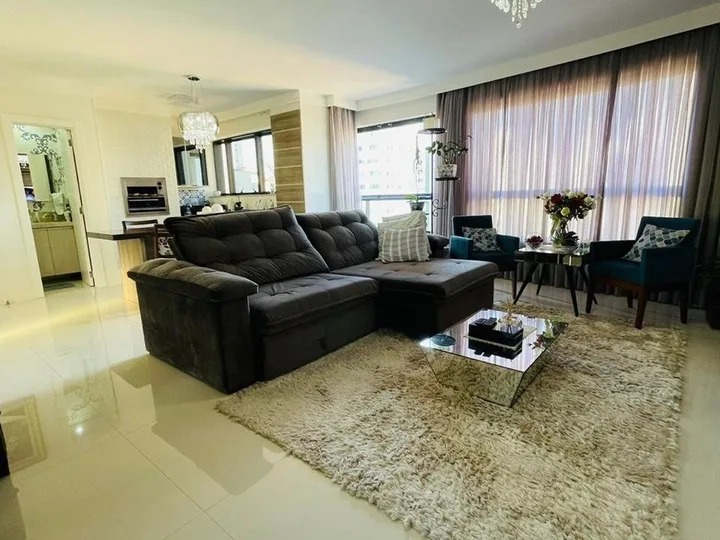 Apartamento à venda 3 suítes no Centro