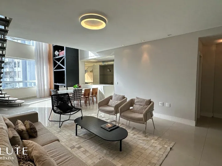 Apartamento à venda com 3 suítes na Barra Sul