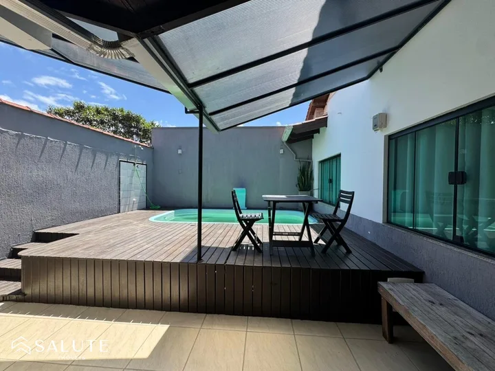 Casa á venda com 4 Dormitórios no Ariribá