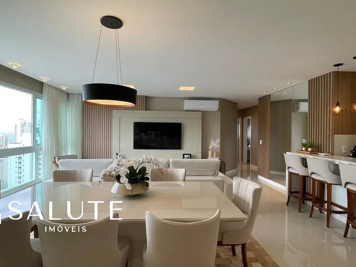 Apartamento à venda com 4 dormitórios no Centro
