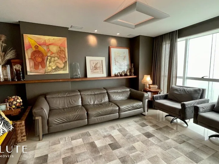 Apartamento a venda com 3 suítes no Centro