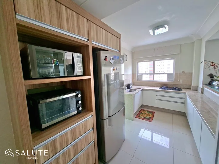 Apartamento á venda 3 Dormitórios no Centro.