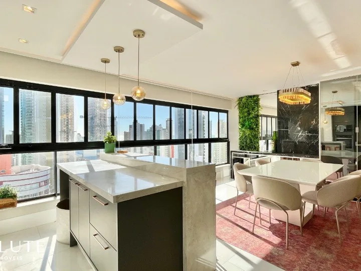 Apartamento à venda com 3 suítes na Barra Sul