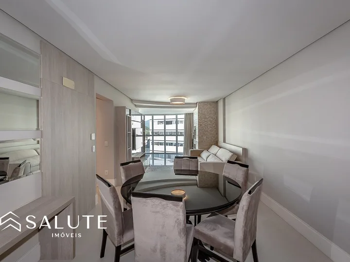 Apartamento central com 3 suítes e 3 vagas