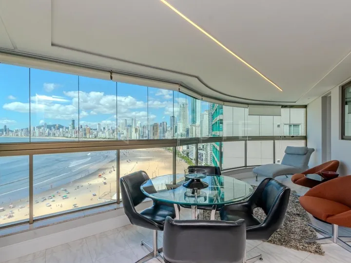 Apartamento para locação 3 suítes no Centro
