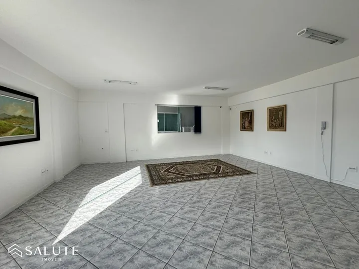 Sala comercial locação anual no Centro