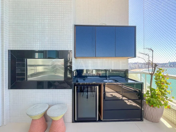Apartamento à venda 4 suítes na Barra Sul