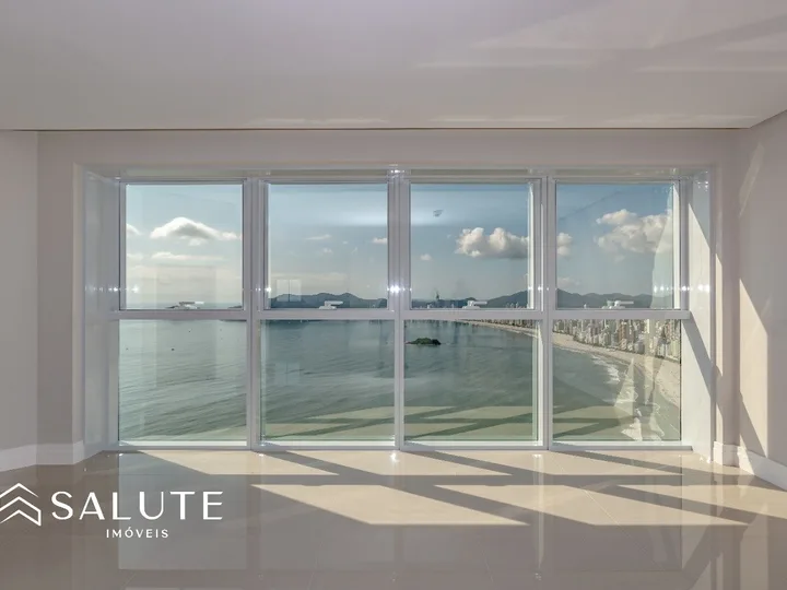 Apartamento FRENTE MAR 3 suítes