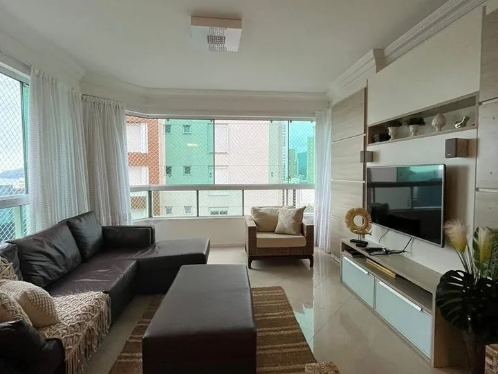 Apartamento à venda com 3 dormitórios na Barra Sul