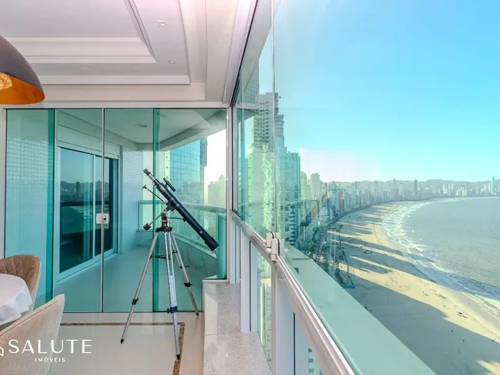 Apartamento à venda 3 suítes na Barra sul.