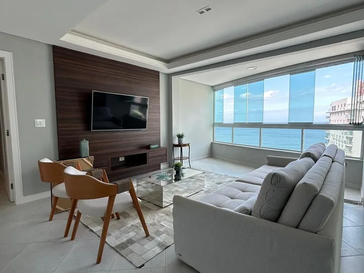 Apartamento com 3 suítes à venda no Centro