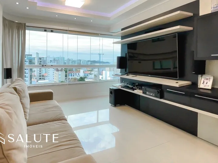 Apartamento com 2 suítes na Praia Brava