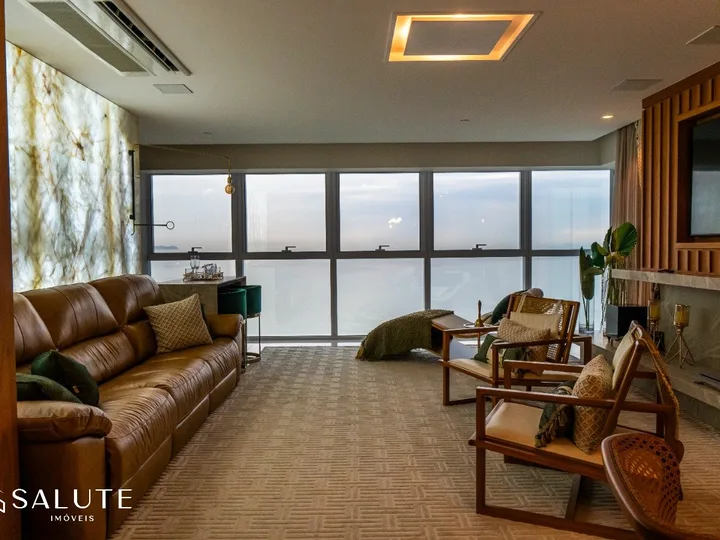 Apartamento locação anual 4 Suítes na Barra Sul