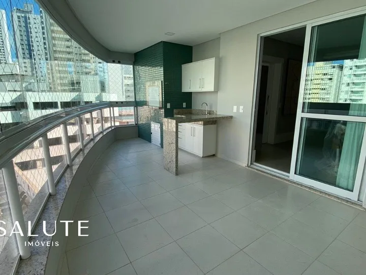 Apartamento à venda 3 dormitórios no Centro.