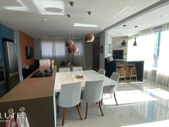 Apartamento à venda com 3 suítes no Centro
