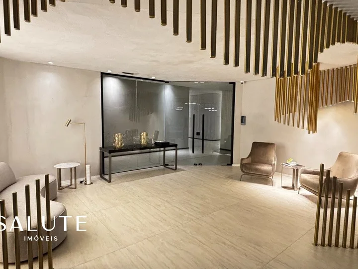 Apartamento à venda 2 suítes no Centro.
