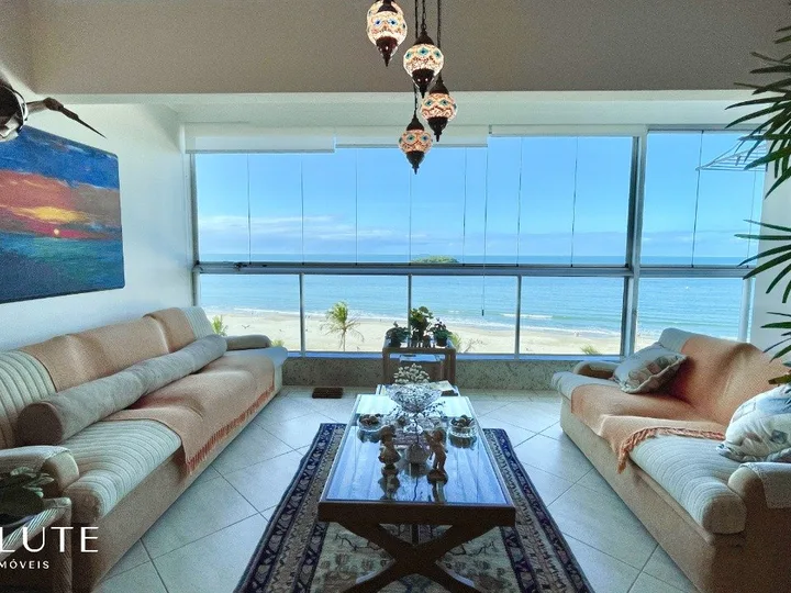 Apartamento à venda com 4 dormitórios no Centro.