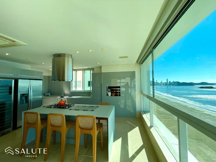 Apartamento à venda 4 suítes na Barra Sul