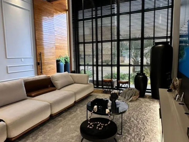 Casa à venda com 3 suítes em Camboriú