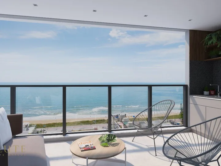 Apartamento 3 suítes na Praia Brava