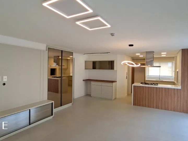 Apartamento à venda 3 suítes no Centro