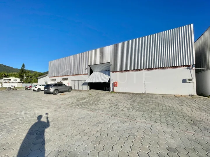 Galpão aluguel anual com 450m